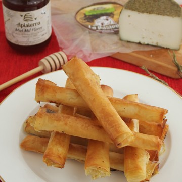Crujientes de queso al romero con miel Degusta Jaen