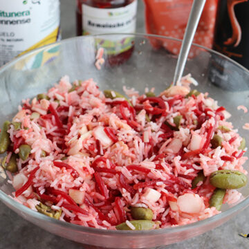 Imagen de la receta Ensalada de arroz con salmón, remolacha y aceitunas de cornezuelo