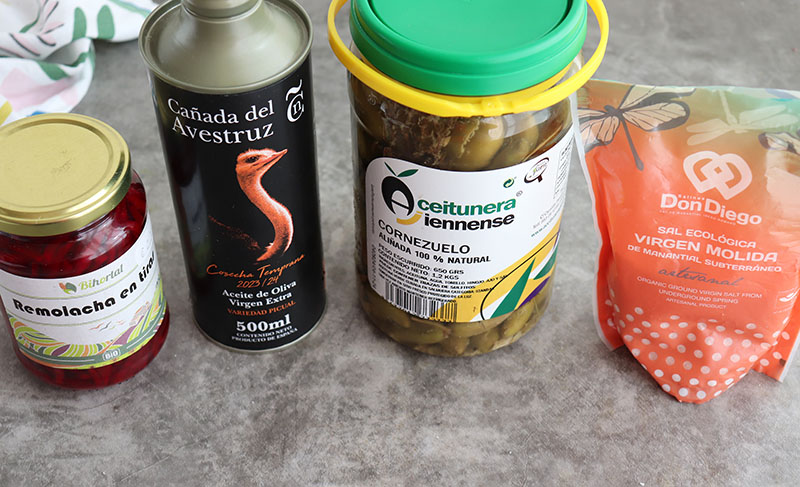 Ensalada de arroz con remolacha, salmón y aceitunas Degusta Jaén
