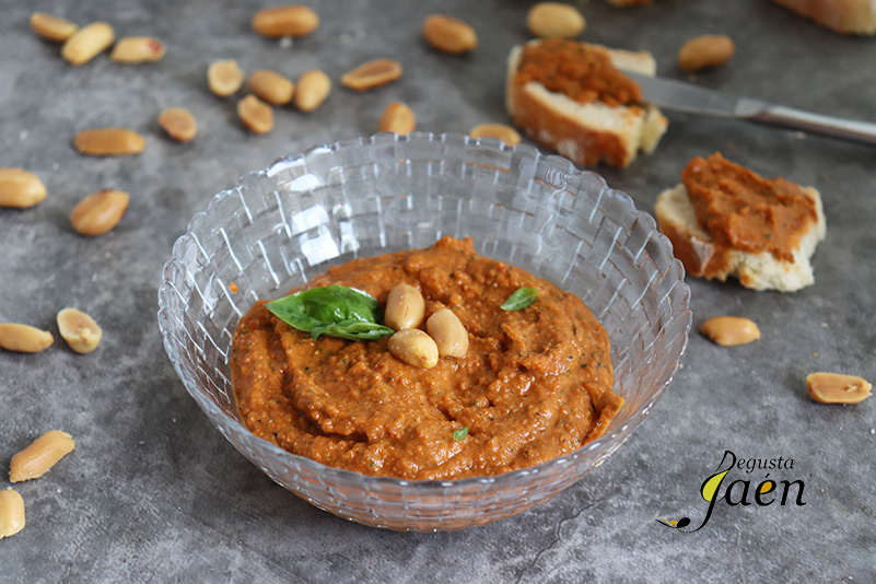 Paté de cacahuetes y tomate seco