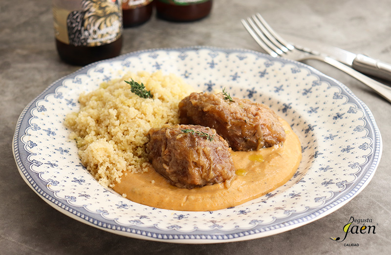 Carrilleras en salsa de cerveza y tomillo