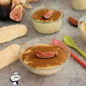 Imagen de la receta Natillas de Brevas de Jimena con Bizcochos Flor de Mágina