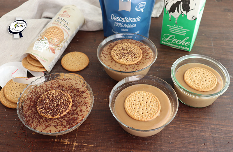 Crema de café y galletas