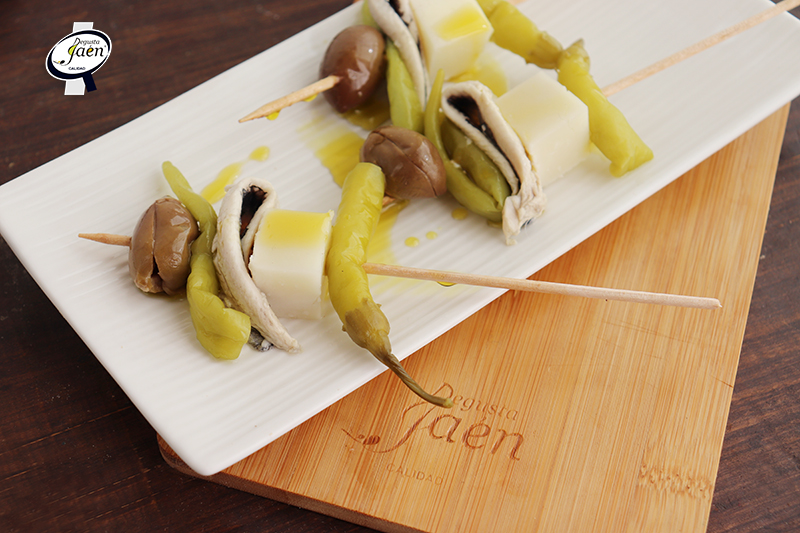 Gildas con queso y aceite de oliva virgen extra