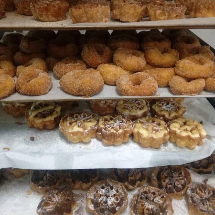 Imagen del producto Pan y dulces Panadería Armenteros López