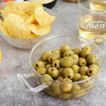 Imagen de la receta Aceitunas al vino de naranja