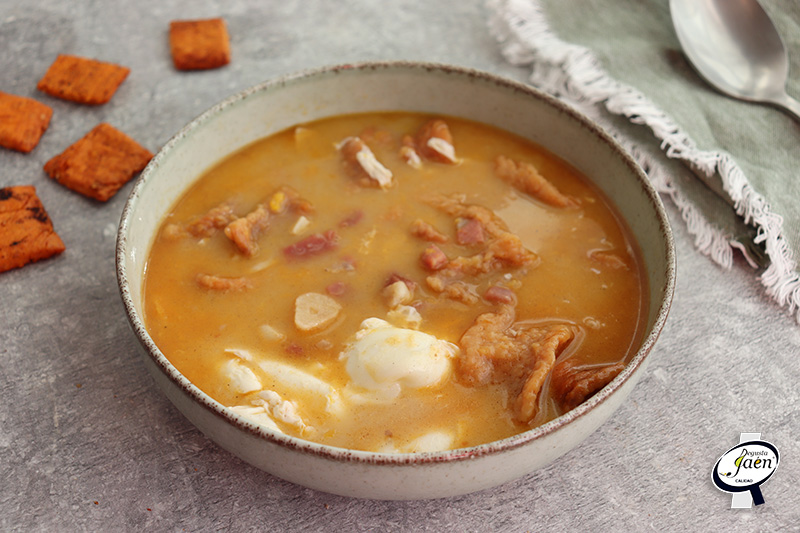 Sopa de ajo con jamón y regañás