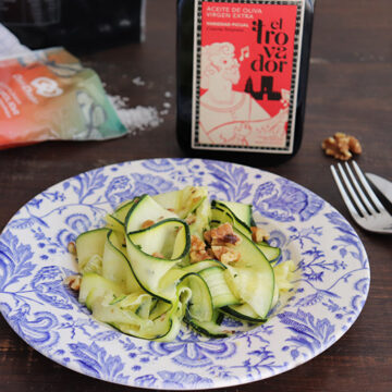 Imagen de la receta Ensalada de calabacín con nueces y AOVE