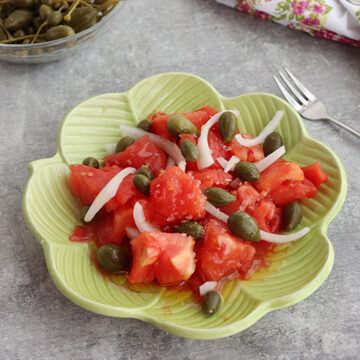 Imagen de la receta Ensalada de tomate y alcaparrones